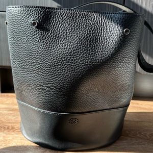Dagne Dover Bucket Bag - black leather